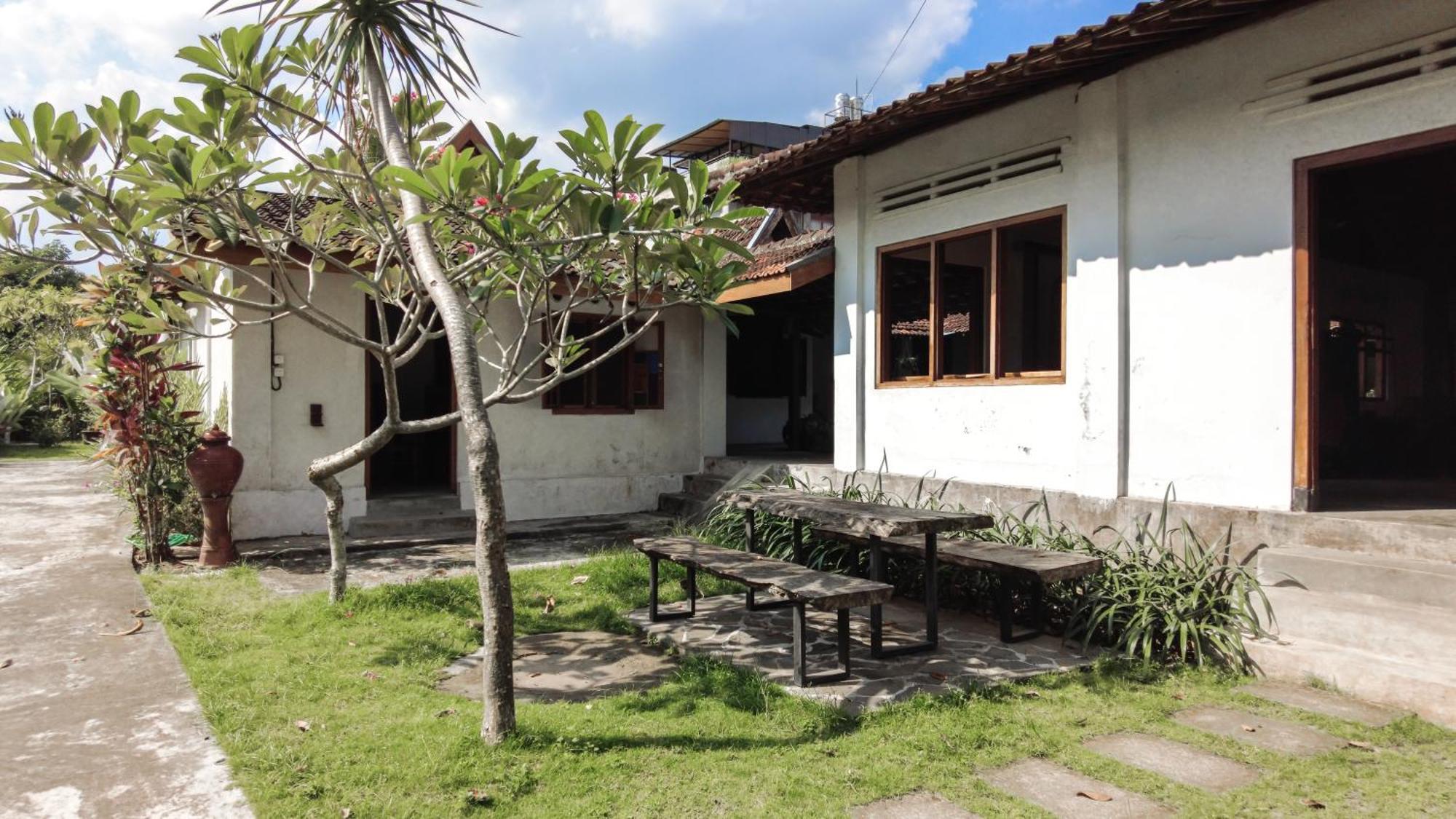 Ohmmstay - Rumah Pendopo Tanjungtirto Exterior photo